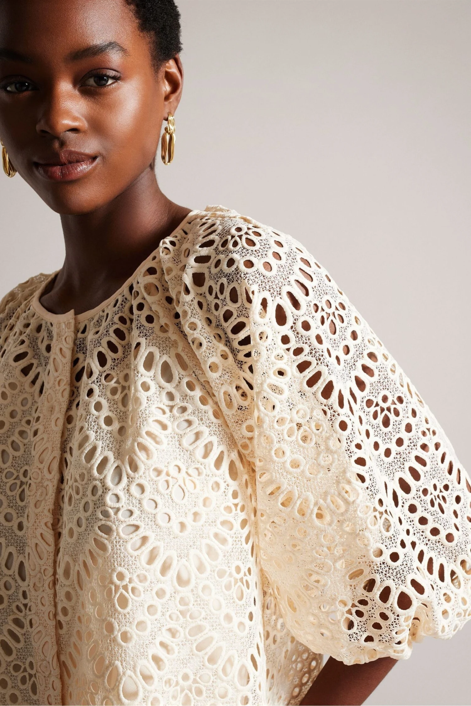 Ted Baker Elaraa Crochet Puff Sleeve White Blouse 6 Ted Baker Elaraa Crochet Puff Sleeve White Blouse - Image 4