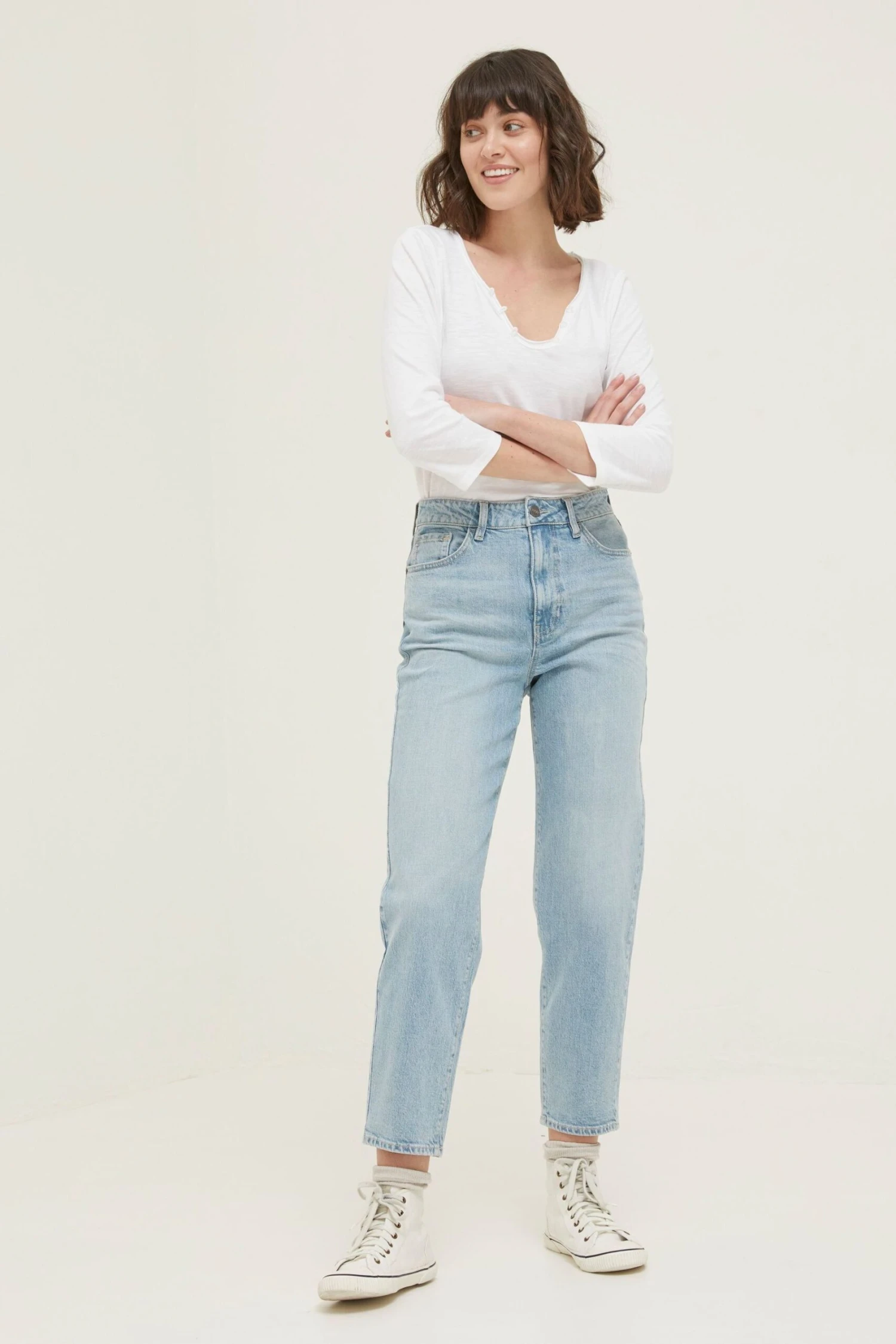 FatFace Blue Bray Barrel Jeans 5 FatFace Blue Bray Barrel Jeans - Image 3