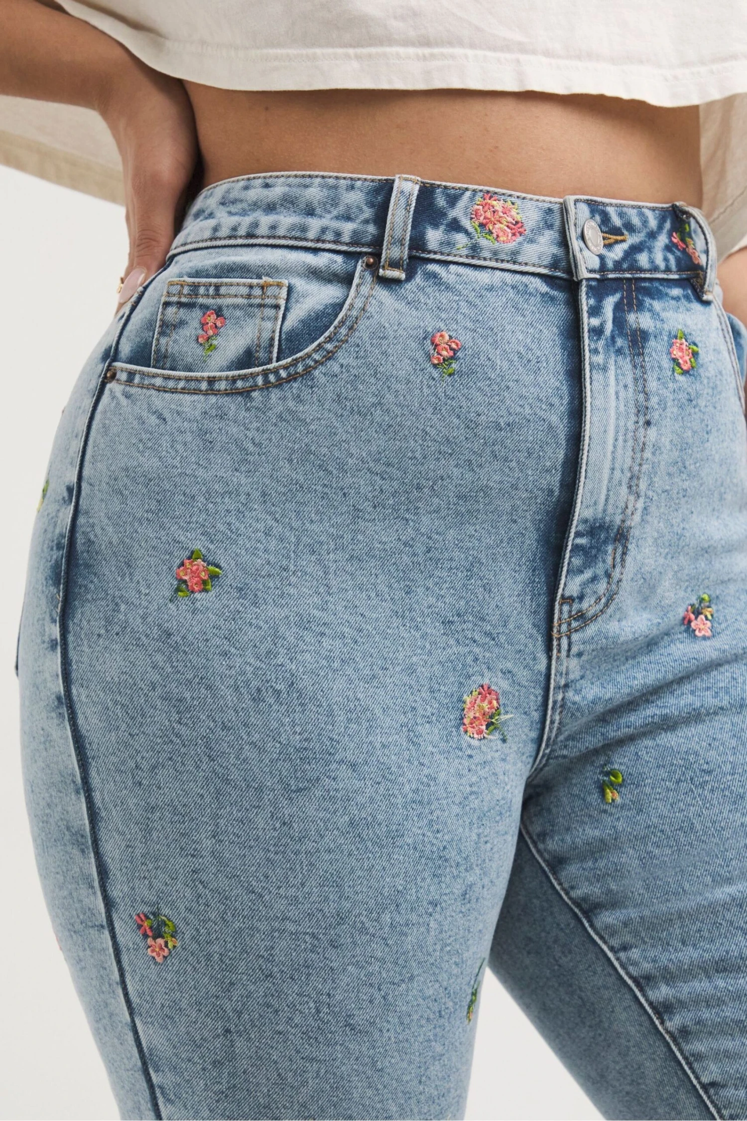 Simply Be Blue Light Wash Floral Embroidered Slim Mom Jeans 6 Simply Be Blue Light Wash Floral Embroidered Slim Mom Jeans - Image 4