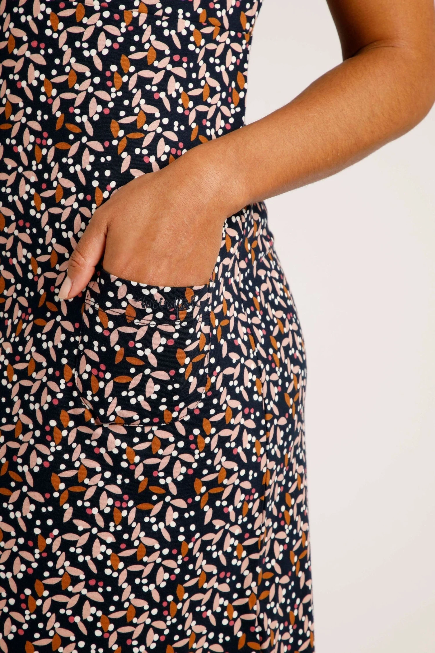 Weird Fish Tallahassee Organic Printed Jersey Dress 5 Weird Fish Tallahassee Organic Printed Jersey Dress - Image 3