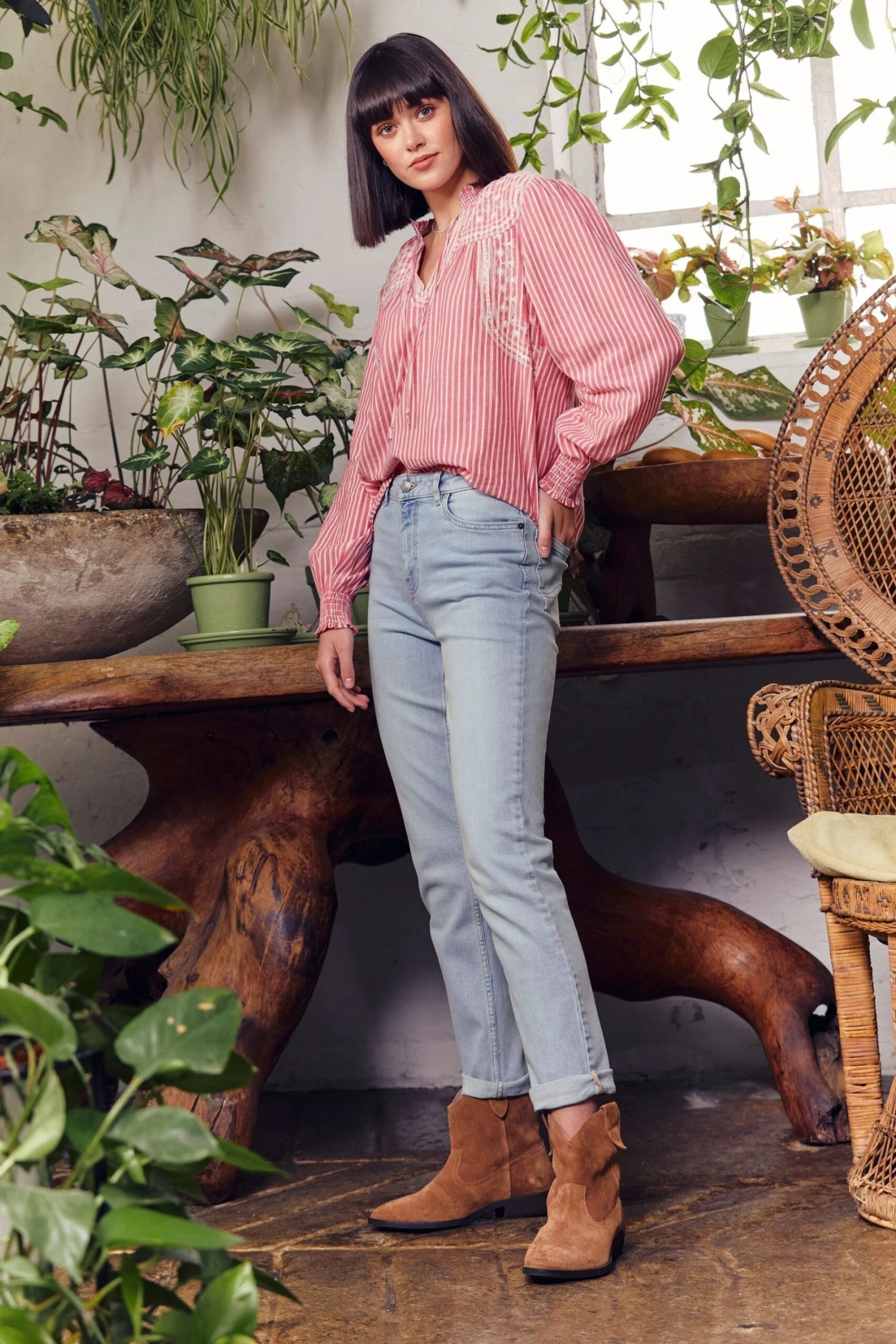 FatFace Blue Chesham Girlfriend Jeans 5 FatFace Blue Chesham Girlfriend Jeans - Image 3