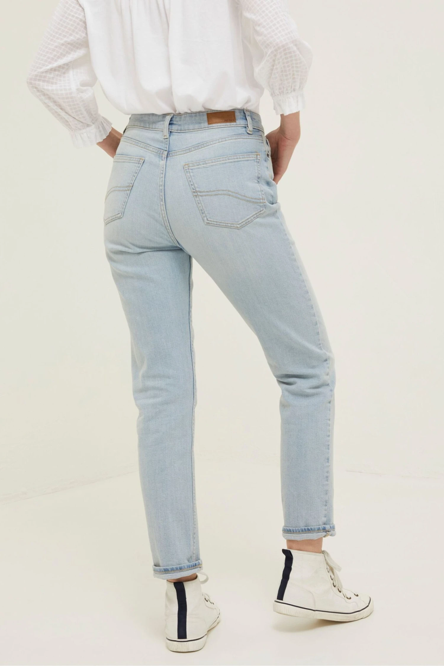 FatFace Blue Chesham Girlfriend Jeans 7 FatFace Blue Chesham Girlfriend Jeans - Image 5