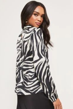 Lipsy Cut Out Detail Blouse -Outlet Mode Zyra Store K36994s3