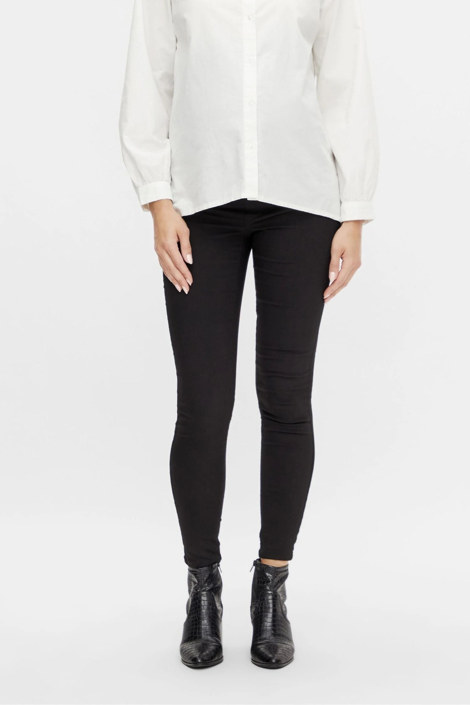 Mamalicious Slim Fit High Waist Over The Bump Maternity Jeggings 4 Mamalicious Slim Fit High Waist Over The Bump Maternity Jeggings - Image 2