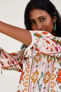 Monsoon Natural Print Shirred Blouse In LENZING™ ECOVERO™ -Outlet Mode Zyra Store N42964s4