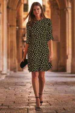 Sosandar Ruffle Hem Shift Dress