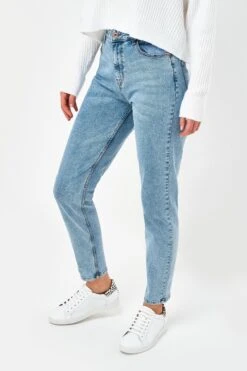 PIECES High Waisted Mom Jean