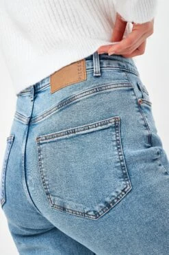 PIECES High Waisted Mom Jean -Outlet Mode Zyra Store R78229s3