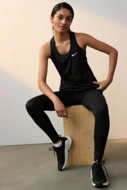 Nike Dri-FIT Racerback Tank -Outlet Mode Zyra Store T91167s3